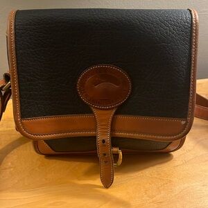 Vintage classic dooney&bourke crossbody bag